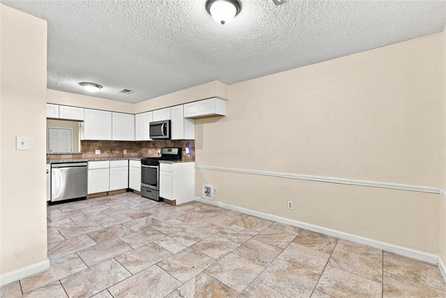 426 Corley Drive, Highlands, TX 77562