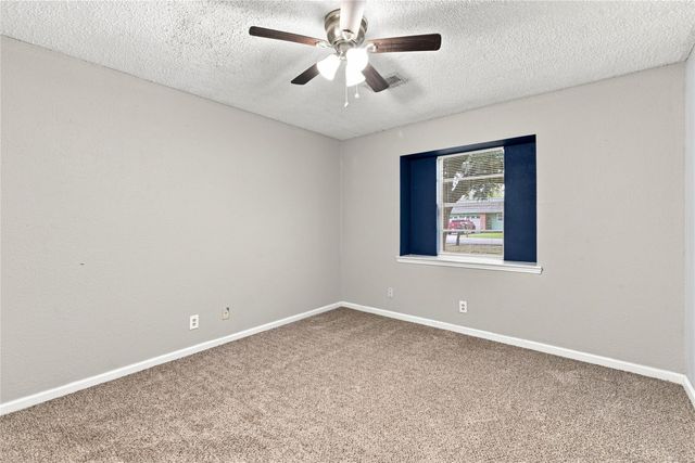 426 Corley Drive, Highlands, TX 77562