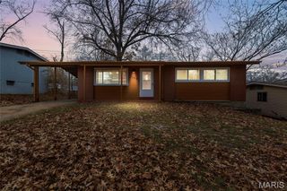 1729 Keelen Drive, St Louis, MO 63136