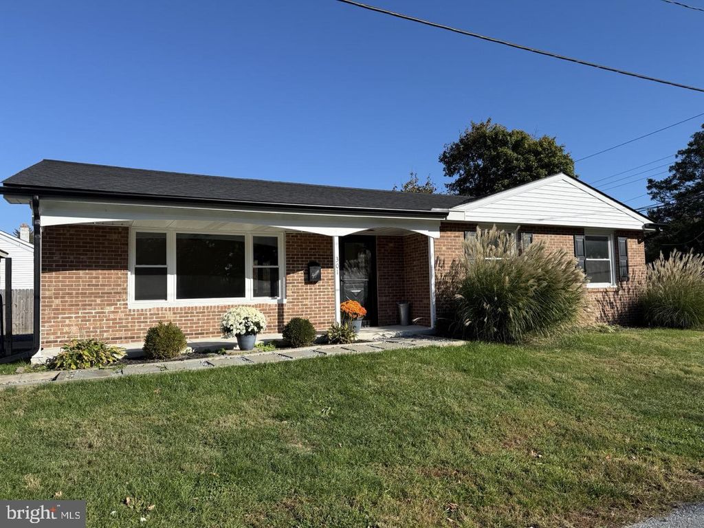 301 E BRIDGE ST, Parkesburg, PA 19365