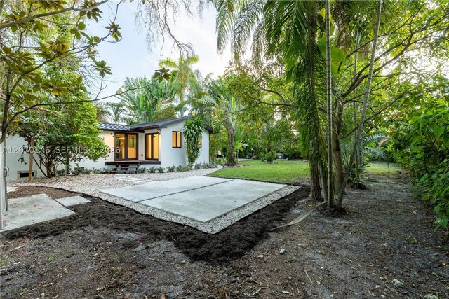10901 NE 3rd Ave, Miami, FL 33161