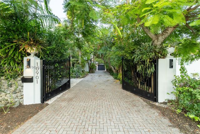 10901 NE 3rd Ave, Miami, FL 33161