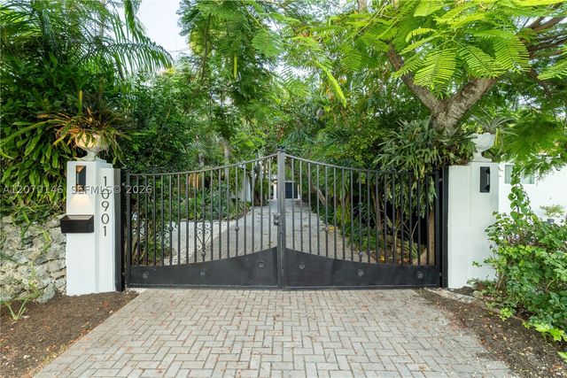 10901 NE 3rd Ave, Miami, FL 33161