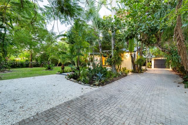 10901 NE 3rd Ave, Miami, FL 33161