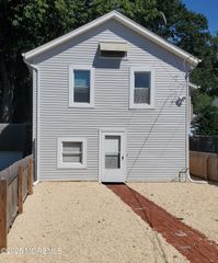 710 Monmouth Parkway, B, North Middletown, NJ 07748