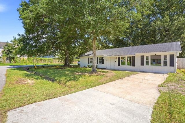 8836 Bucknell Drive, North Charleston, SC 29406
