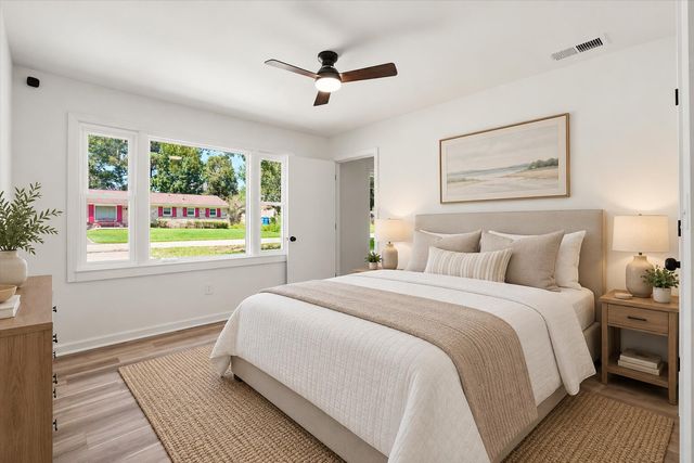 8836 Bucknell Drive, North Charleston, SC 29406