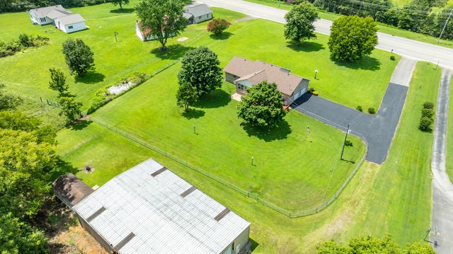 442 S Military St, Loretto, TN 38469