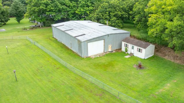 442 S Military St, Loretto, TN 38469