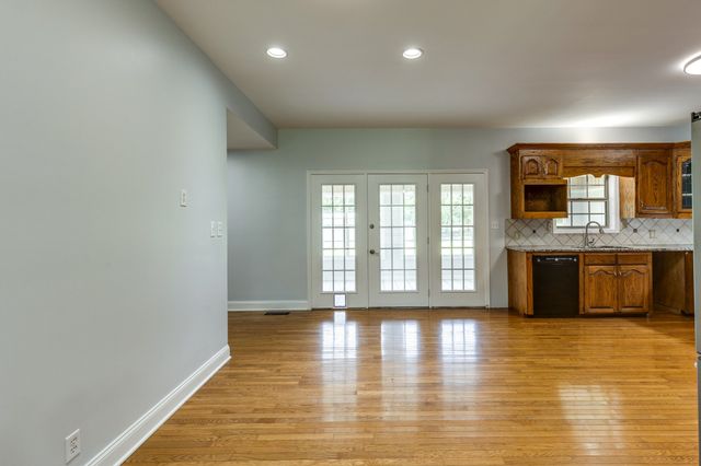 442 S Military St, Loretto, TN 38469