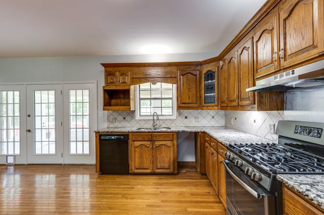 442 S Military St, Loretto, TN 38469