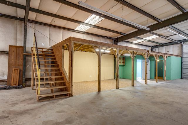 442 S Military St, Loretto, TN 38469