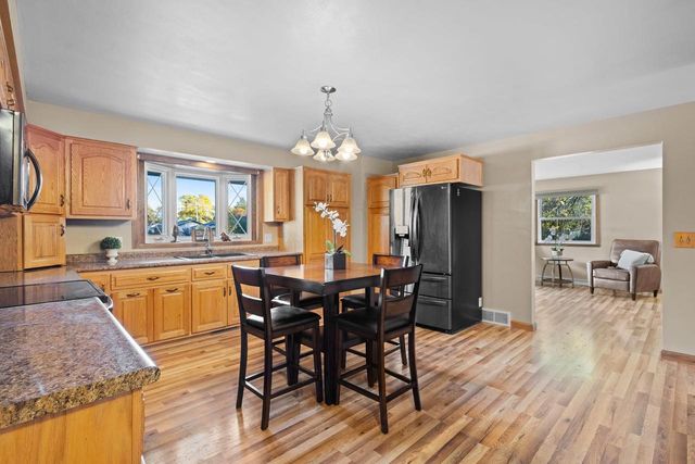 837 S LEE STREET, Appleton, WI 54915