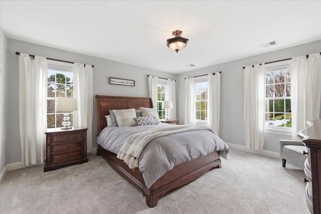 150 Brandywine Rd, Franklin, MA 02038