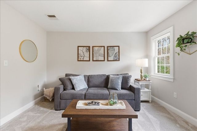 150 Brandywine Rd, Franklin, MA 02038