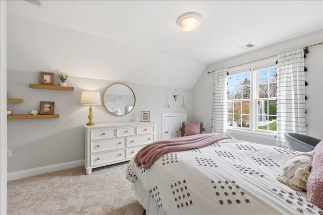 150 Brandywine Rd, Franklin, MA 02038