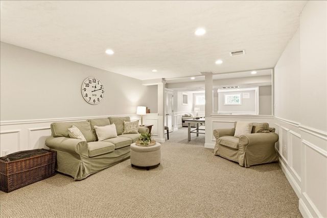 150 Brandywine Rd, Franklin, MA 02038