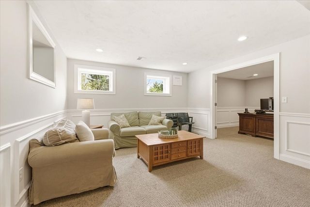 150 Brandywine Rd, Franklin, MA 02038