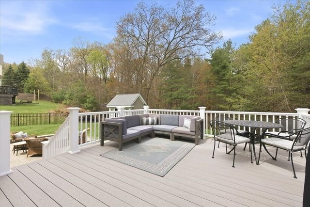 150 Brandywine Rd, Franklin, MA 02038