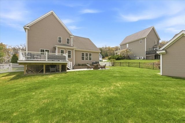 150 Brandywine Rd, Franklin, MA 02038