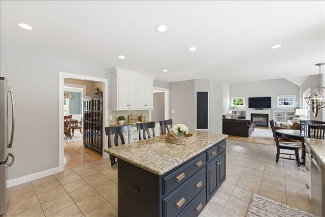 150 Brandywine Rd, Franklin, MA 02038