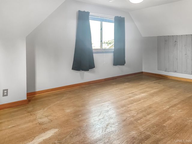 331 E Varnum Street, Munising, MI 49862