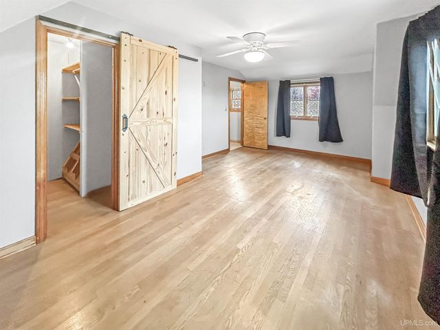 331 E Varnum Street, Munising, MI 49862