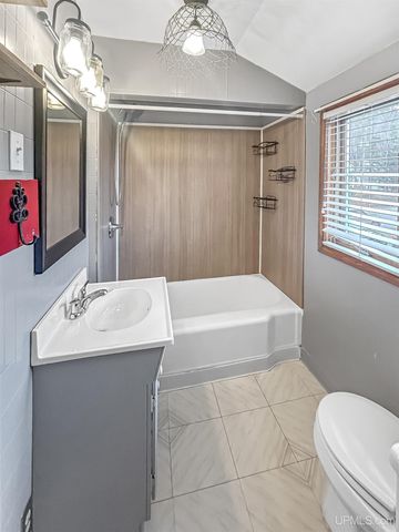 331 E Varnum Street, Munising, MI 49862