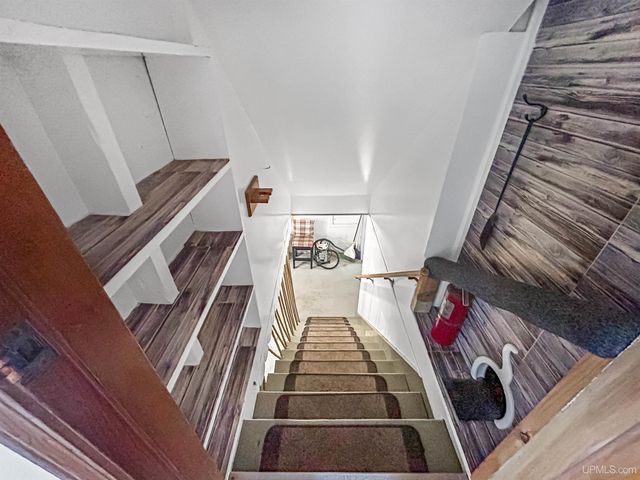 331 E Varnum Street, Munising, MI 49862