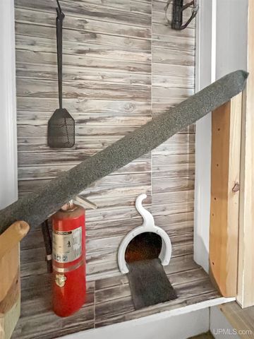 331 E Varnum Street, Munising, MI 49862