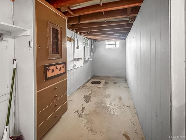 331 E Varnum Street, Munising, MI 49862