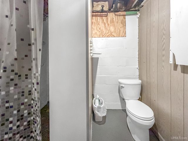 331 E Varnum Street, Munising, MI 49862