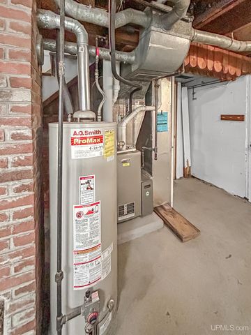 331 E Varnum Street, Munising, MI 49862