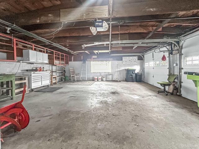 331 E Varnum Street, Munising, MI 49862