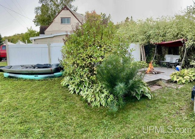 331 E Varnum Street, Munising, MI 49862