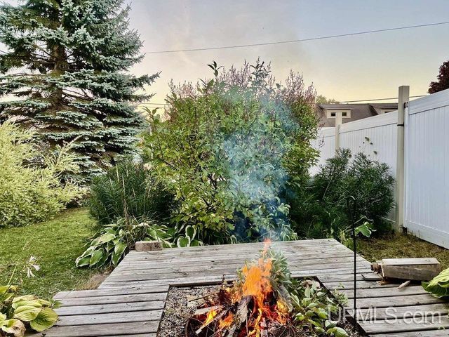 331 E Varnum Street, Munising, MI 49862