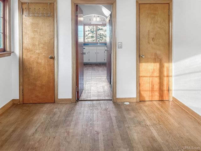 331 E Varnum Street, Munising, MI 49862