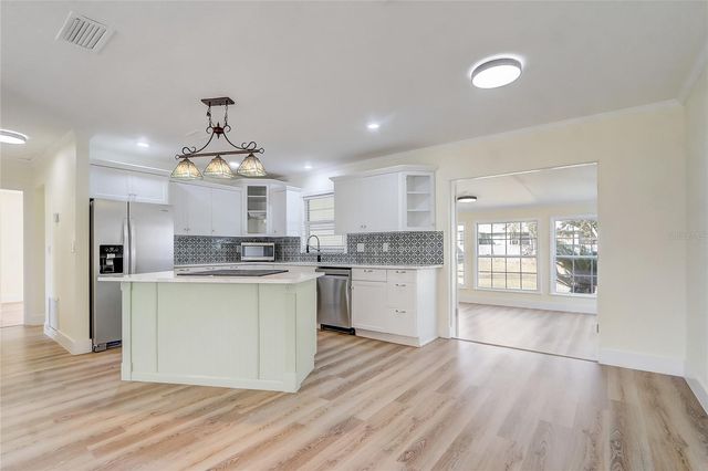 618 MARYLAND AVENUE, St Cloud, FL 34769