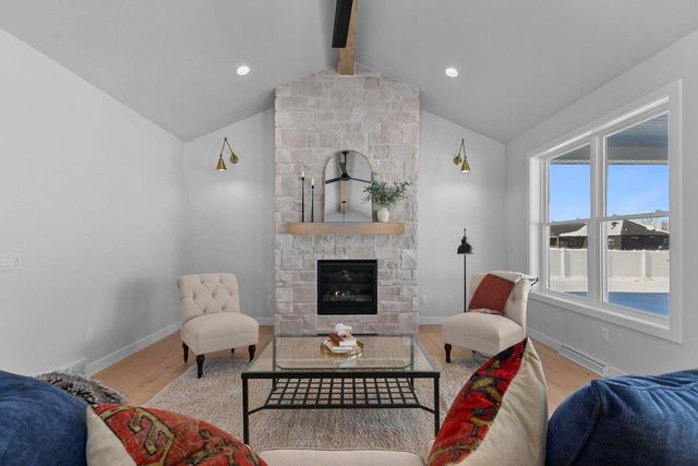 W5826 ROUNDSTONE PLACE, Menasha, WI 54952