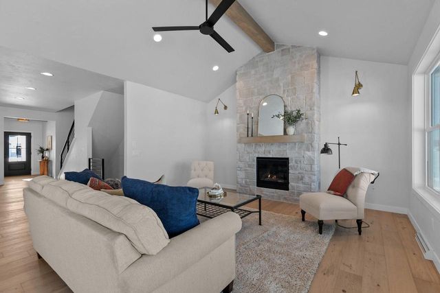 W5826 ROUNDSTONE PLACE, Menasha, WI 54952