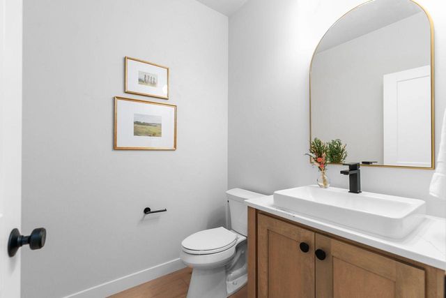 W5826 ROUNDSTONE PLACE, Menasha, WI 54952