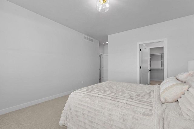 W5826 ROUNDSTONE PLACE, Menasha, WI 54952