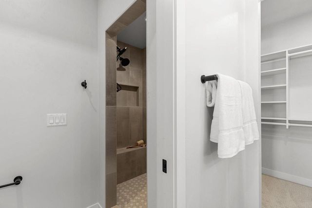 W5826 ROUNDSTONE PLACE, Menasha, WI 54952