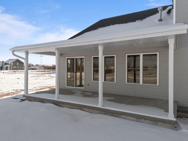 W5826 ROUNDSTONE PLACE, Menasha, WI 54952