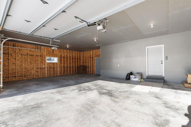 W5826 ROUNDSTONE PLACE, Menasha, WI 54952