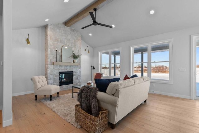 W5826 ROUNDSTONE PLACE, Menasha, WI 54952