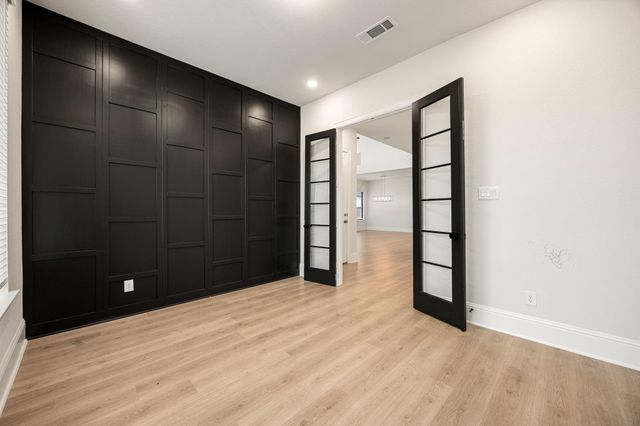 734 Platinum Stone Lane, Pinehurst, TX 77362