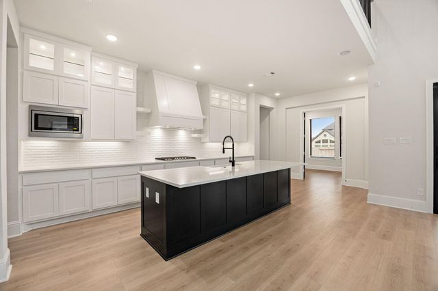 734 Platinum Stone Lane, Pinehurst, TX 77362