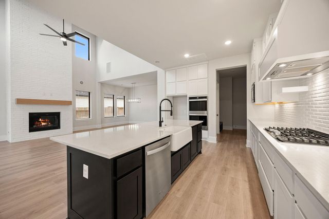 734 Platinum Stone Lane, Pinehurst, TX 77362