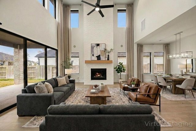 734 Platinum Stone Lane, Pinehurst, TX 77362